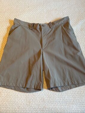 Under Armour Mens Gray Shorts